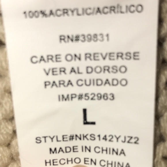 Aztec open knit crew neck sweater. - Picture 6 of 7